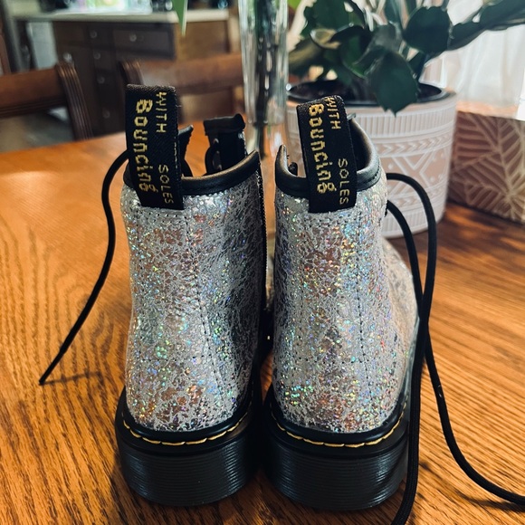 Toddler Dr Martens - Picture 3 of 4